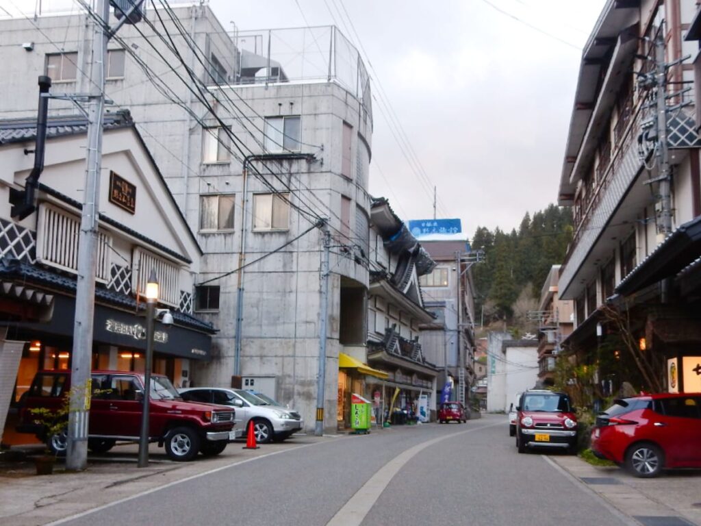 日本百名湯で行ってみたい「新潟県・山梨県の温泉」ランキング！ 2位「松之山温泉」、1位は？ - All About ニュース