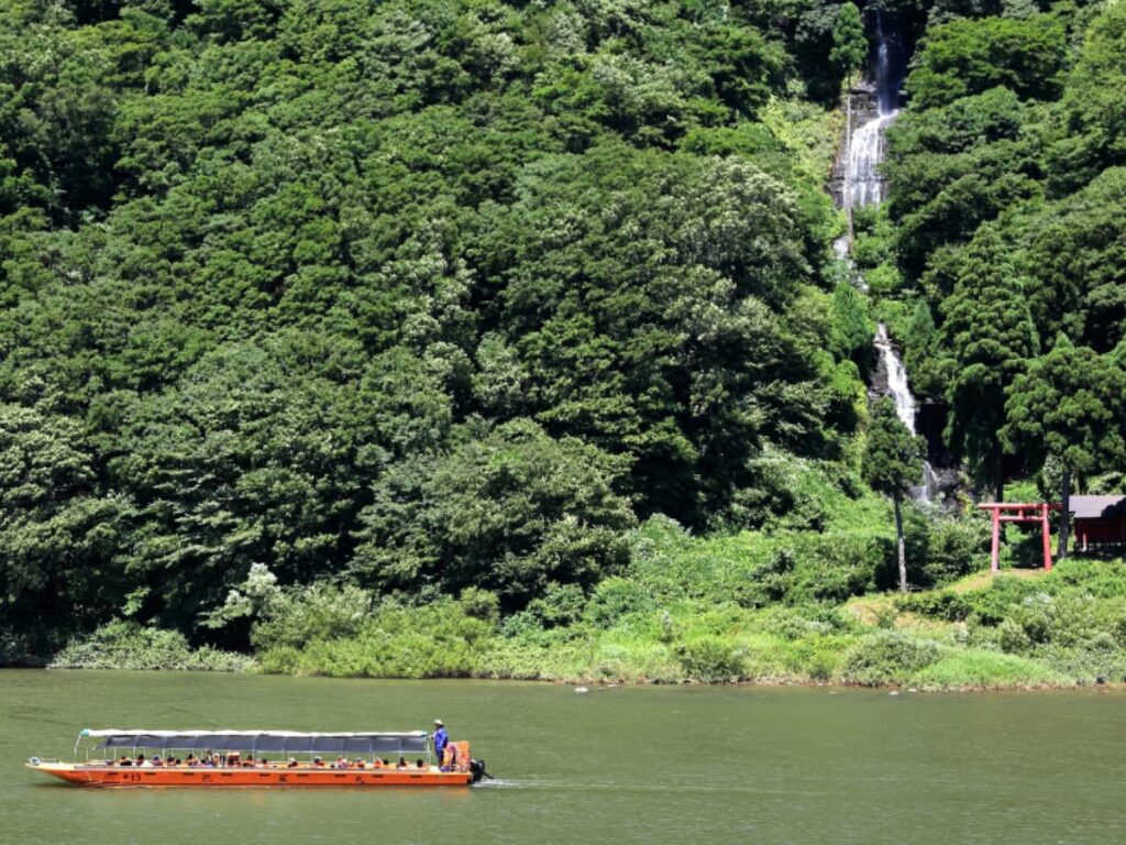 山形県で「夏に行きたい滝」ランキング！ 「白糸の滝」をわずか1票差で抑えた1位は？【2025年調査】 - All About ニュース
