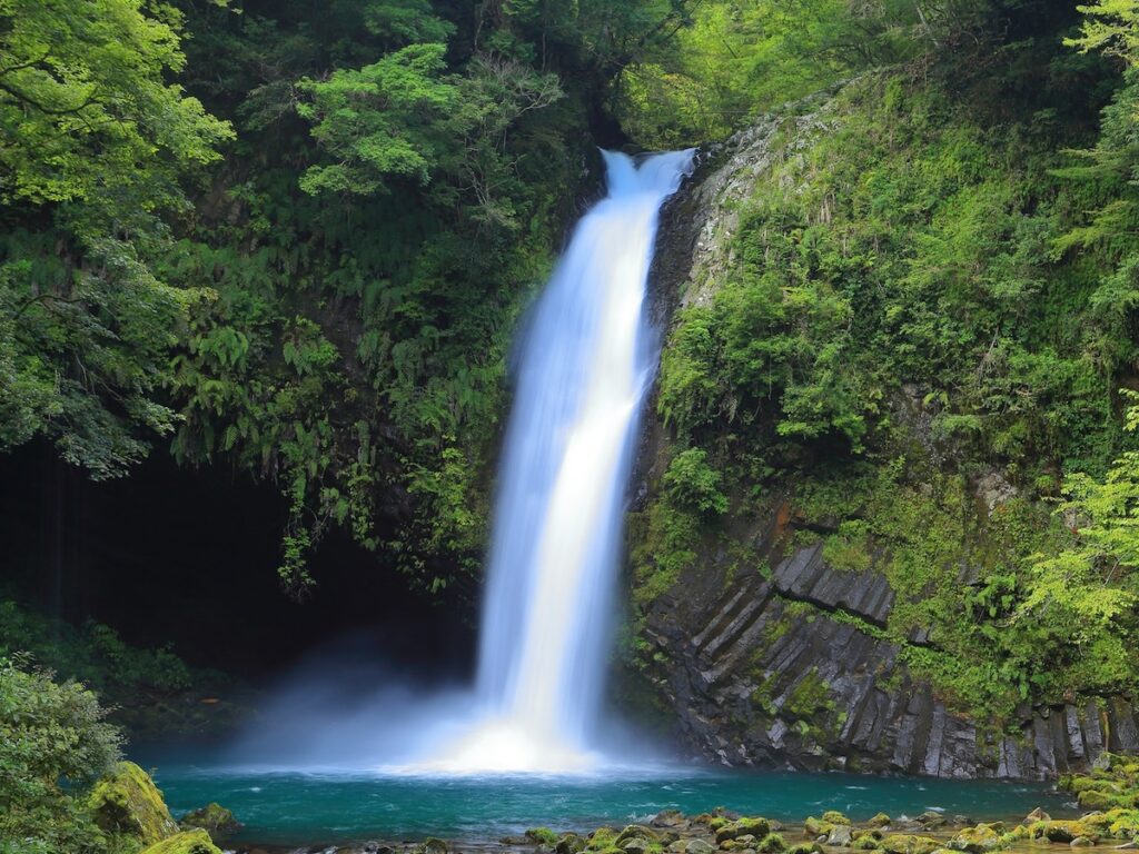 静岡県で「夏に行きたい滝」ランキング！ 「浄蓮の滝」を大差で抑えた1位は？【2025年調査】 - All About ニュース