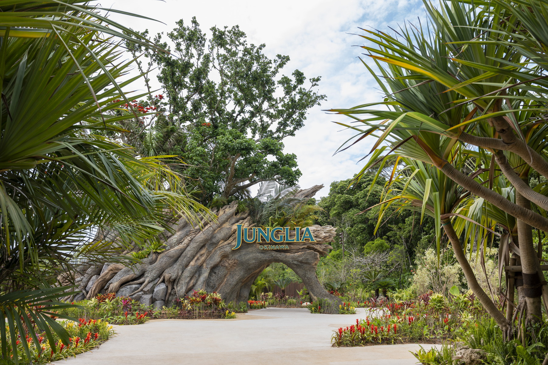 ジャングリア沖縄 https://junglia.jp/