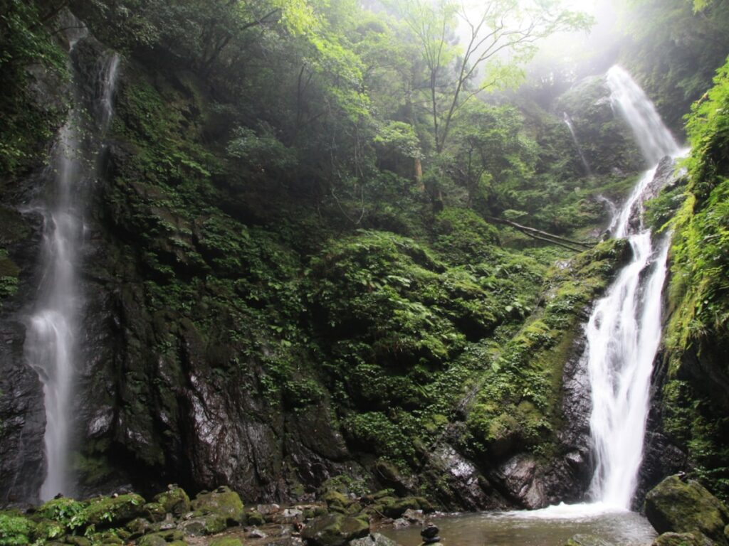 徳島県で「夏に行きたい滝」ランキング! 2位「雨乞いの滝」、1位は?【2025年調査】 – All About ニュース 徳島県で「夏に行きたい滝」ランキング! 2位「雨乞いの滝」、1位は?【2025年調査】 - All About ニュース