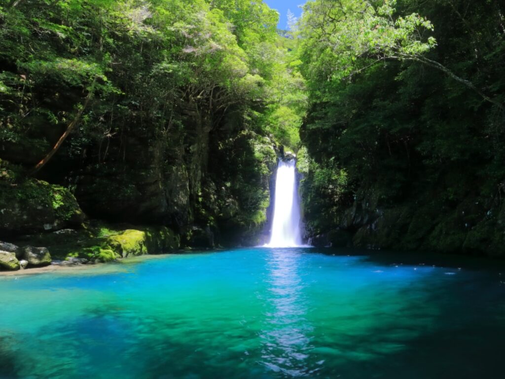 高知県で「夏に行きたい滝」ランキング！ 2位「にこ淵」、1位は？【2025年調査】 - All About ニュース