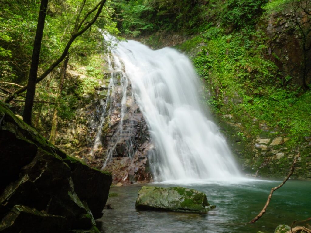 広島県で「夏に行きたい滝」ランキング！ 2位「ふぶきの滝」、1位は？【2025年調査】 - All About ニュース