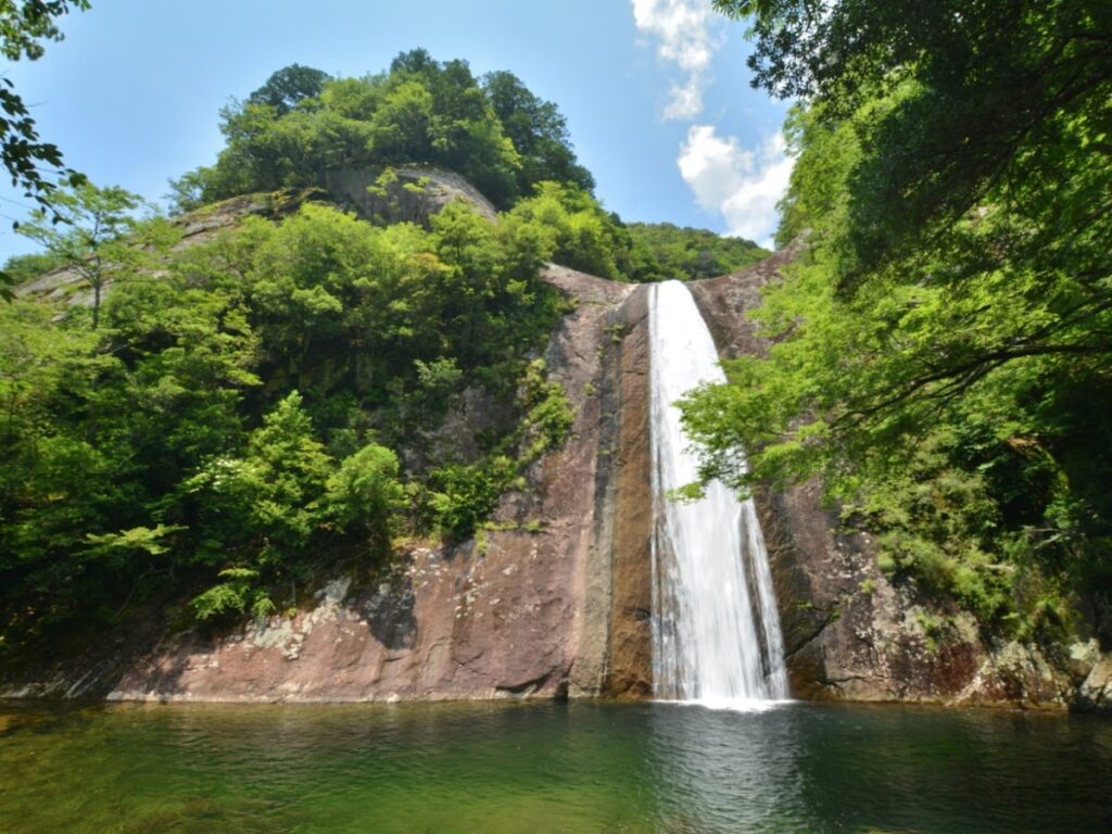三重県で「夏に行きたい滝」ランキング! 2位「布引の滝」、1位は?【2025年調査】 – All About ニュース 三重県で「夏に行きたい滝」ランキング! 2位「布引の滝」、1位は?【2025年調査】 - All About ニュース