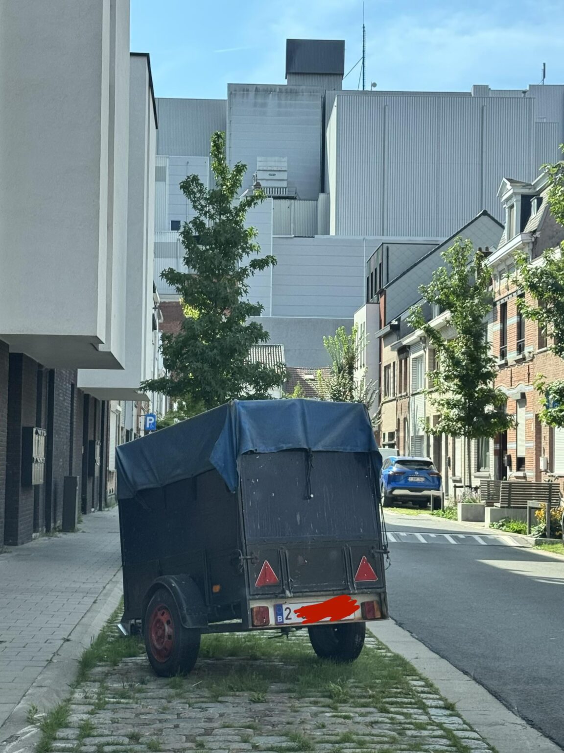 このようなものを無期限に路上に駐車することは合法ですか？本当に好奇心が強い