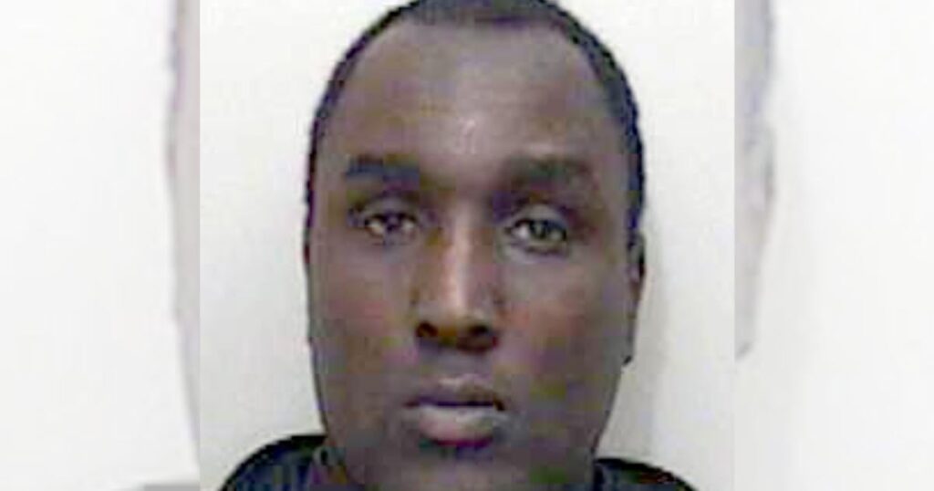 Akinwale arobiekeは64歳で死ぬ