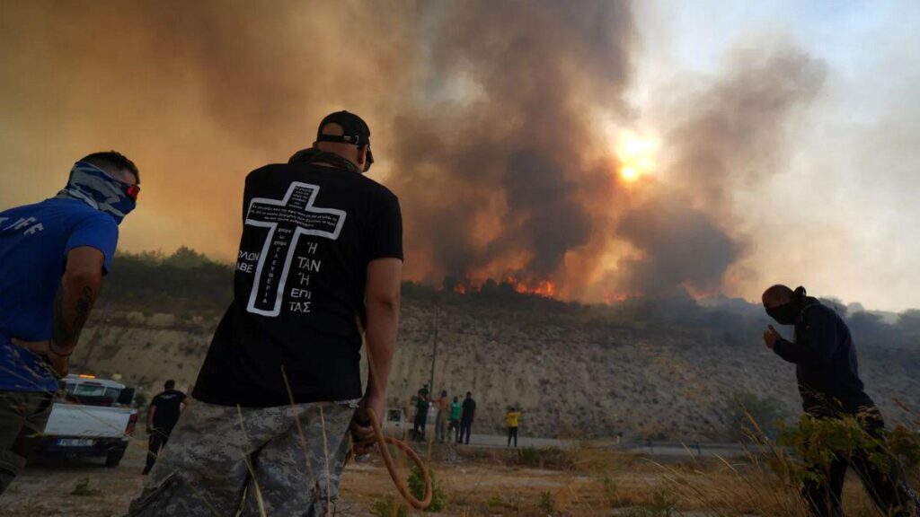 「不注意に廃棄されたタバコ」によって引き起こされたキプロスの山火事、ATFレポートは発見します