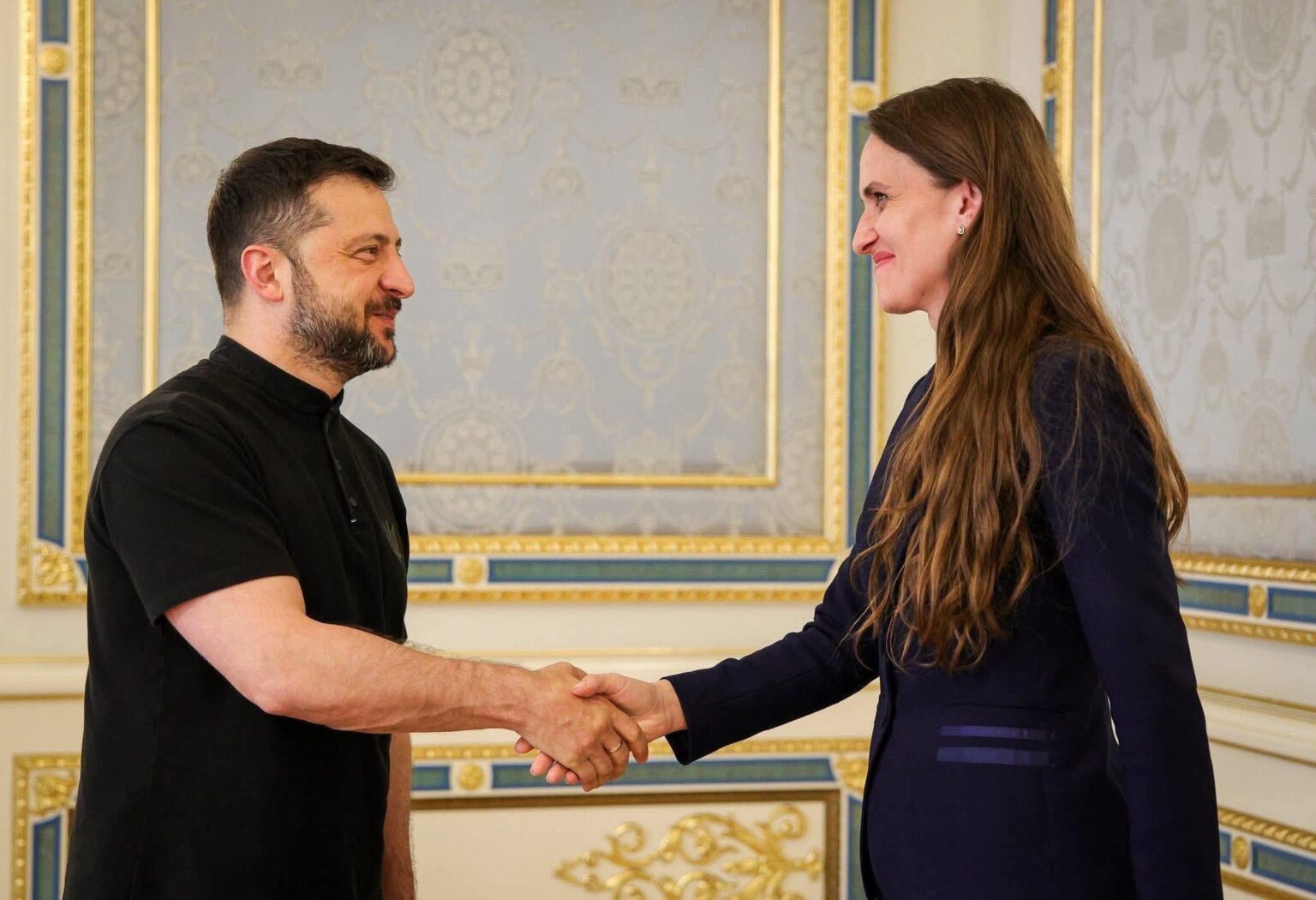 ルーマニア外務大臣オアナ・トゥウは本日、ウクライナ人大統領ヴォルジミール・ゼレンスキーと会合を開きました