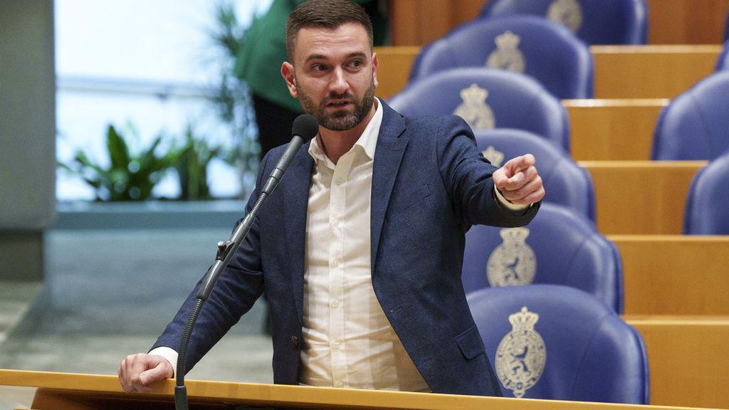 内部紛争の後、Baarle wegの党首を考えて、グループは彼がとどまることを望んでいます