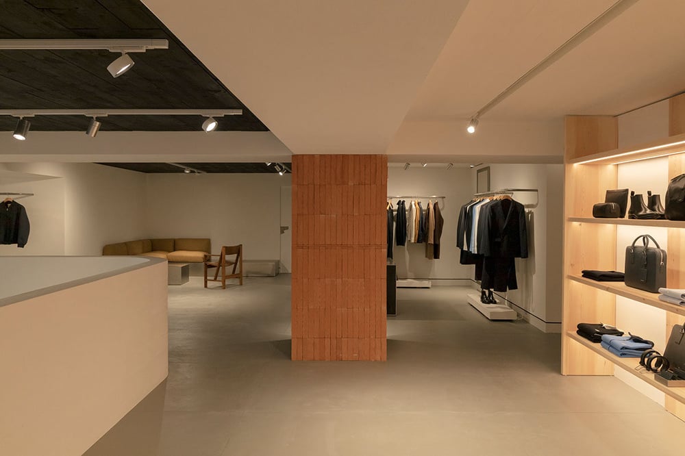 パリのブランドSandroは、ブエノスアイレスのAlcorta Shopping Mallへの出店を発表しました。