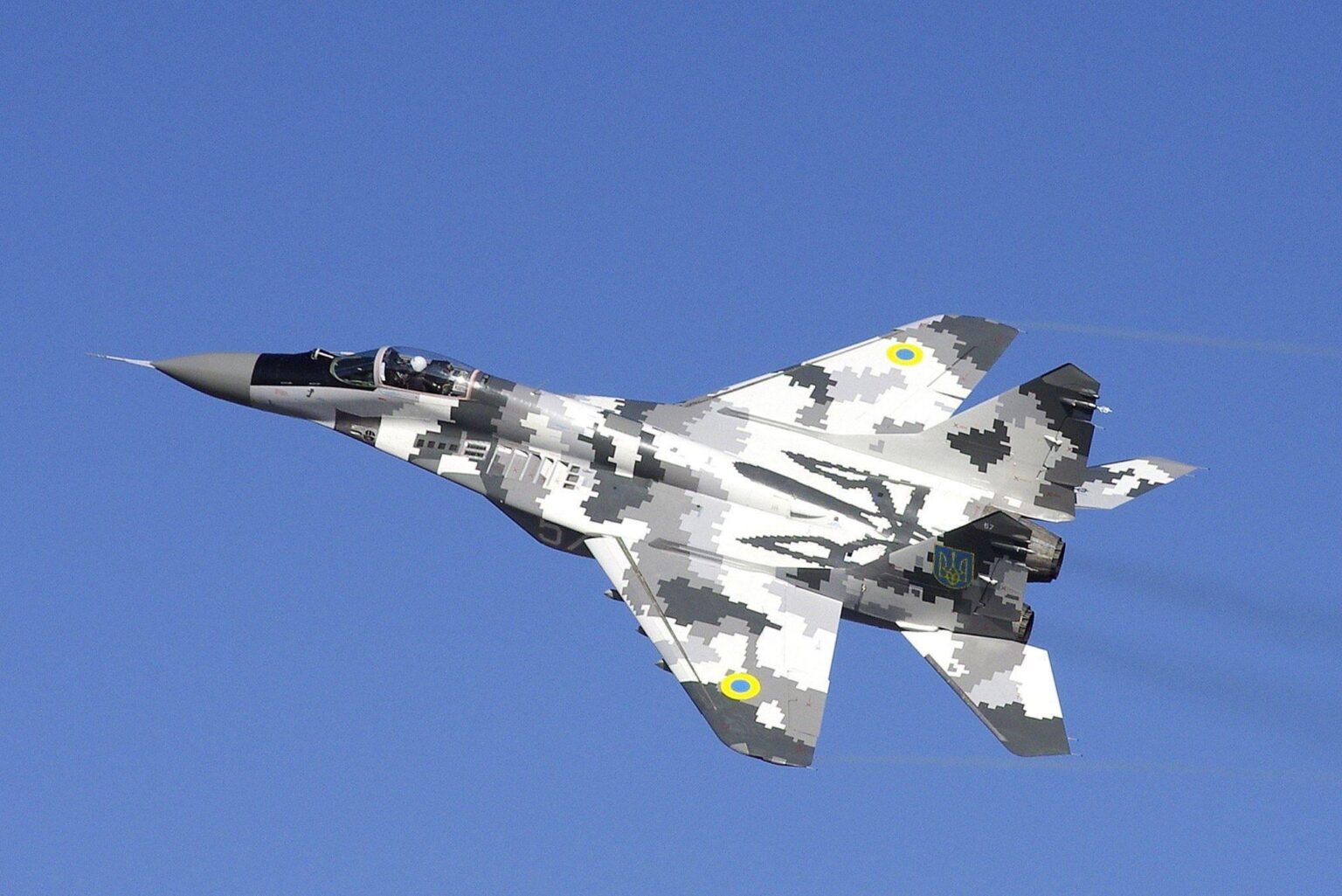 2025年8月23日の夜、ウクライナ空軍のMIG -29戦闘機パイロットであるセレイボンダー少佐は、戦闘ミッションを完了した後、着陸アプローチ中にcrash落し、殺害されました。クラッシュの原因は、ウクライナ軍当局による調査中です。