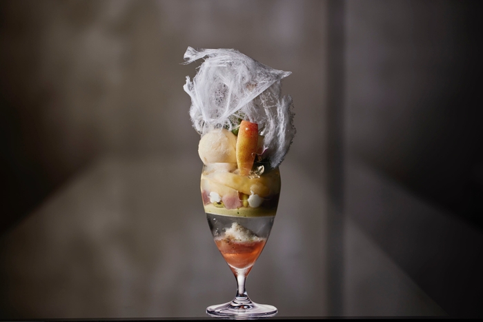 アサコイワヤナギ　5,600円の華麗なパフェ(ドリンク付)