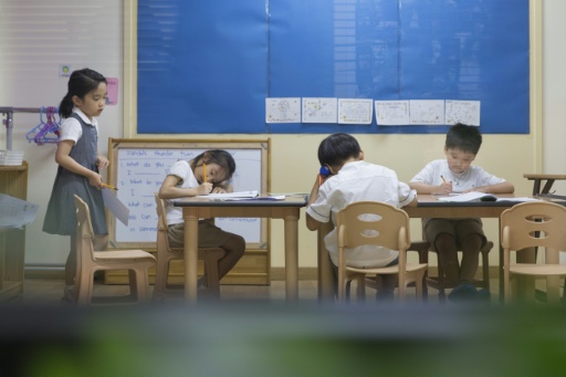 South Korea to ban mobile phones in school classrooms