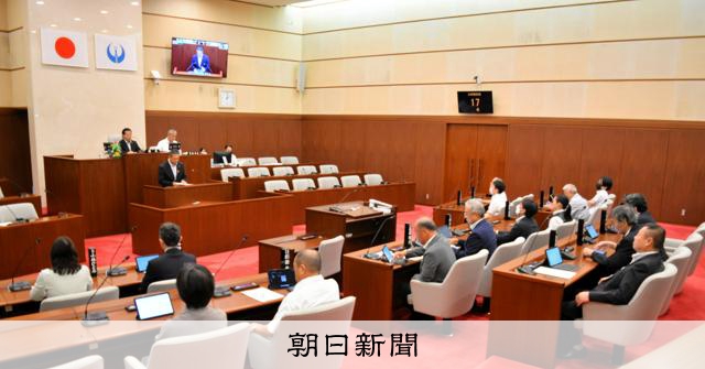 SNSで「差別反対」発信、市議に自粛要請決議　埼玉県鶴ケ島市議会 [埼玉県]：朝日新聞