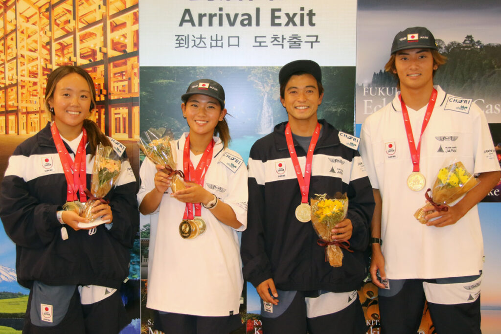 ALOHA CUPで金メダルを獲得したNAMINORI JAPANがインドから帰国。ASIAN SURFING CHAMPIONSHIPS 2025帰国会見