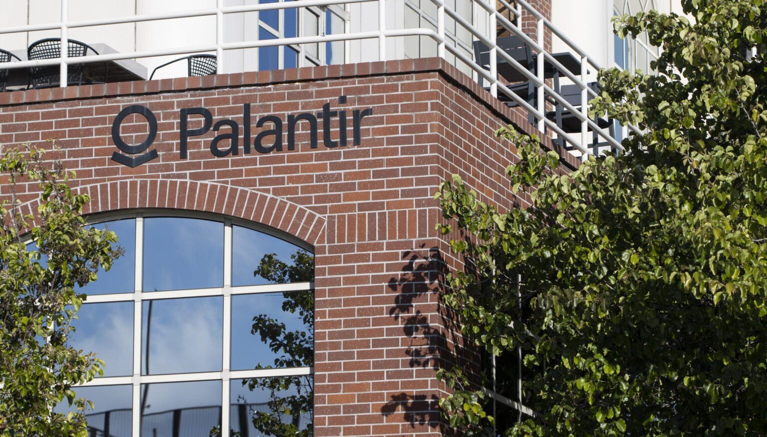 Palantirはヨーロッパを征服する途中です。物議を醸す米国のハイテク企業は、EU全体で多くの当局と長年の関係を持っています。
