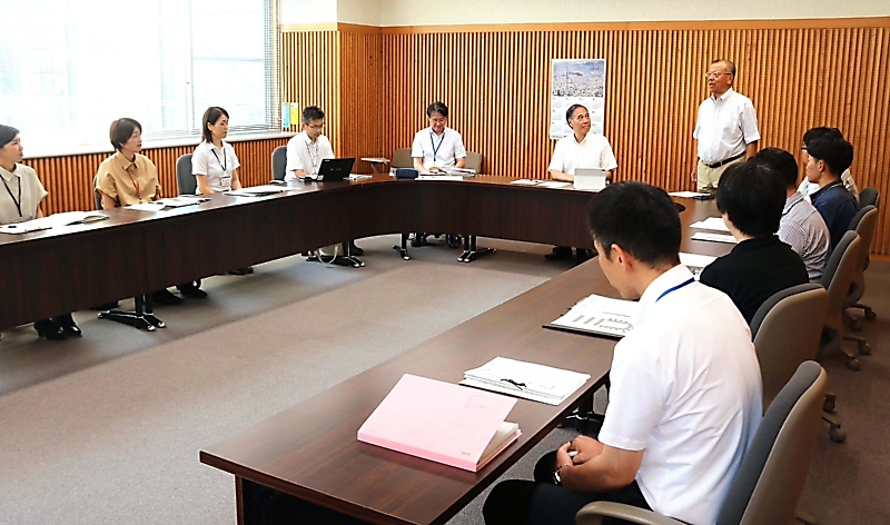 「影響は小さくない」 「留守」増える長野県知事 全国の知事トップ就任に自治体の本音は|信濃毎日新聞デジタル 信州・長野県のニュースサイト – 信濃毎日新聞デジタル 「影響は小さくない」 「留守」増える長野県知事 全国の知事トップ就任に自治体の本音は|信濃毎日新聞デジタル 信州・長野県のニュースサイト - 信濃毎日新聞デジタル