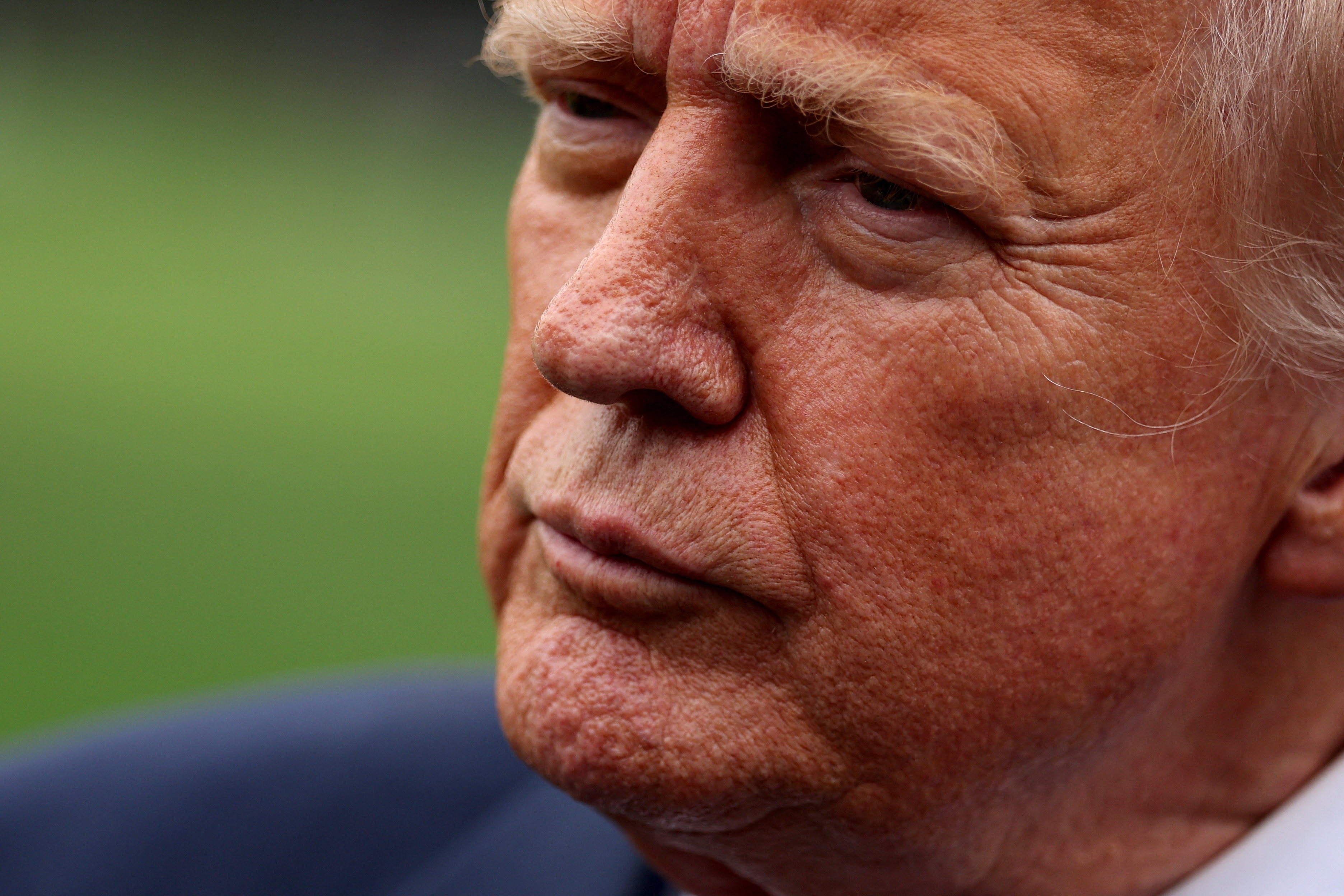 トランプ氏、「適切な海域」に原潜２隻配備を命令　メドベージェフ氏の発言「挑発的」