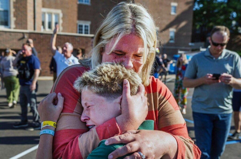 米ミネソタ州の学校で銃乱射、２人死亡、銃のカートリッジには「トランプを殺せ」