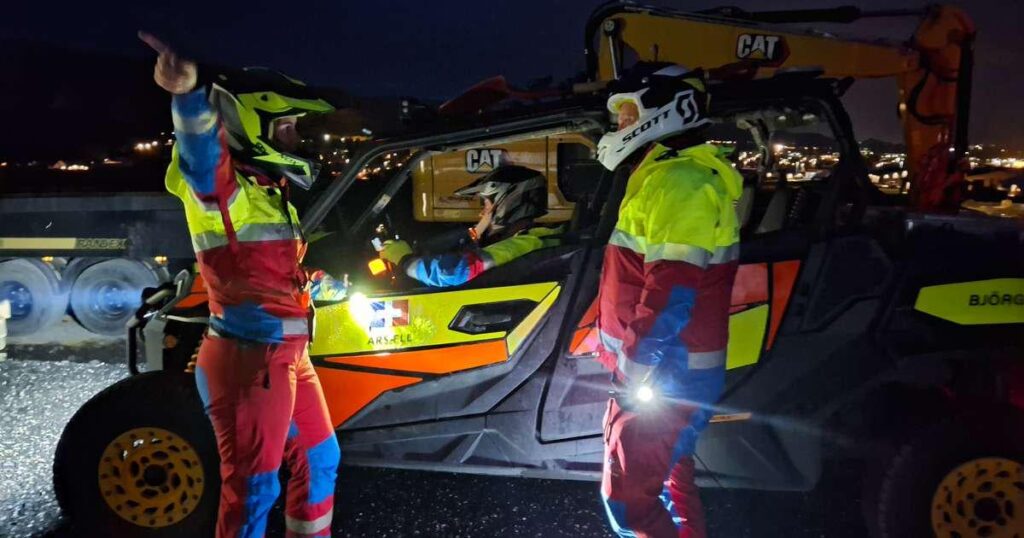 約150人がÖlfusborgで12歳の少年を探しています-Rúv.is