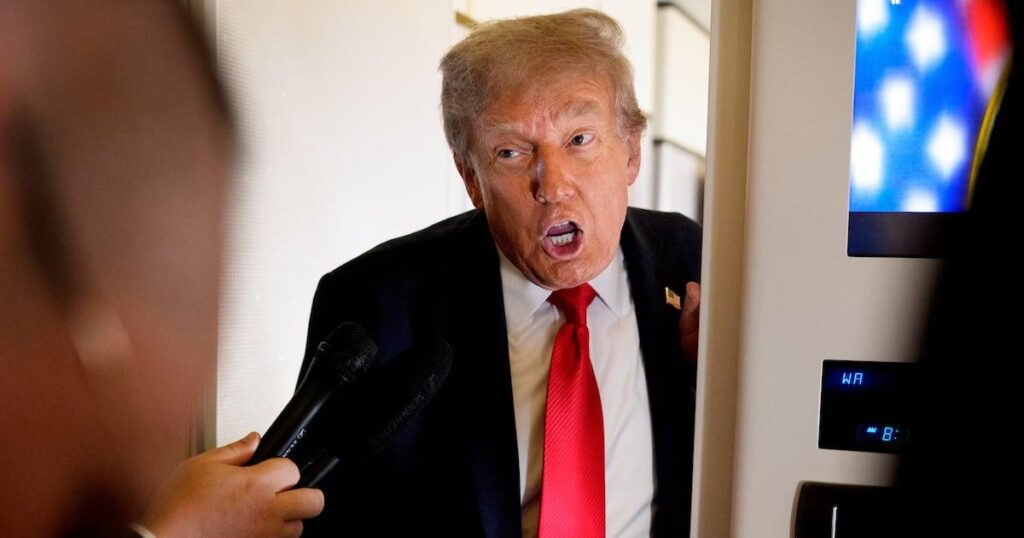 トランプはプーチンサミットフロップの否定的な報道で溶けてしまいます