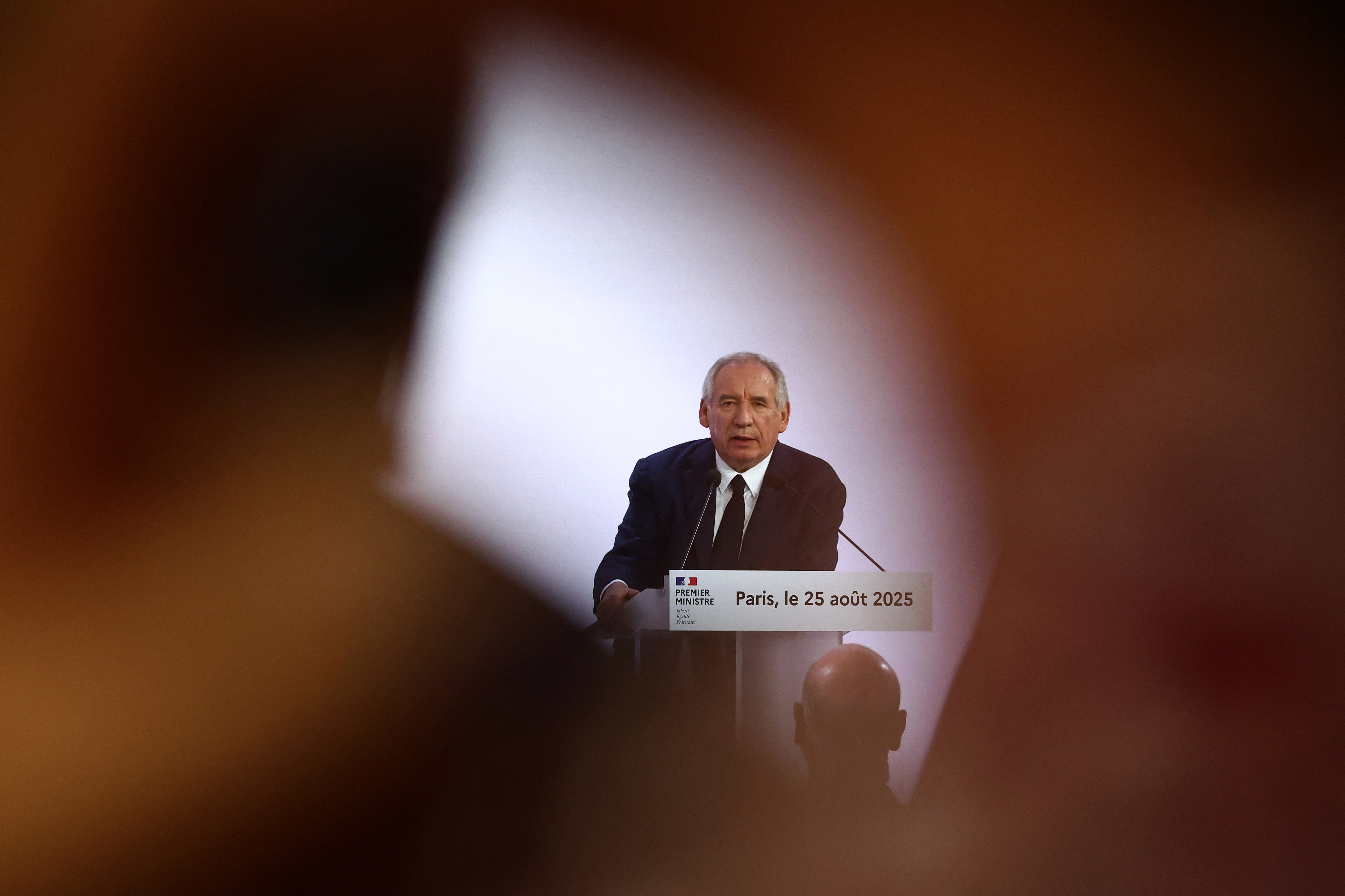 フランス株・国債価格が下落、政権崩壊の可能性高まる