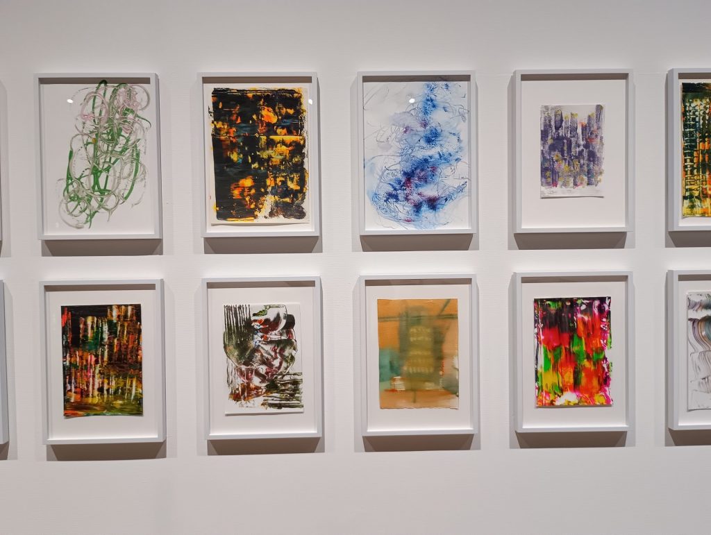 『Drawing』2023-2025年　紙に水彩 / 紙にアクリル　個人