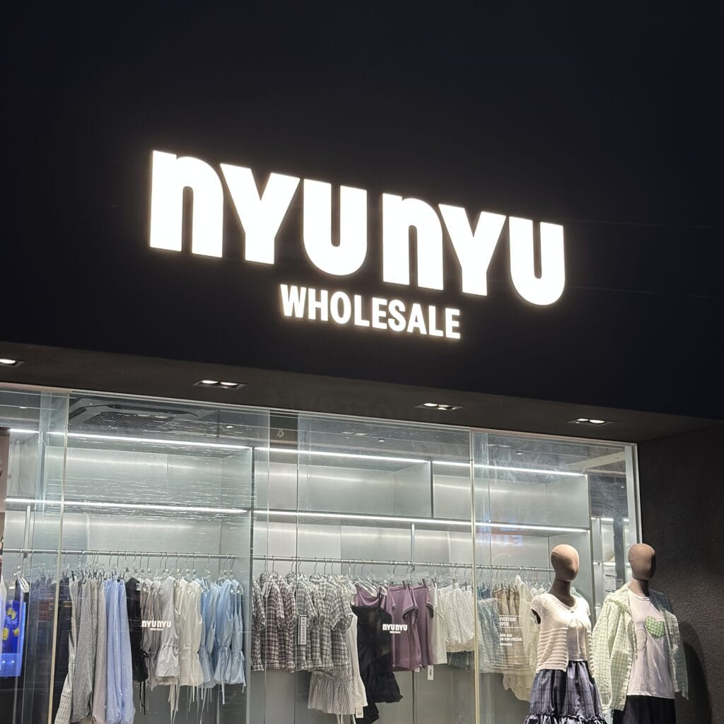 韓国　nyunyu プチプラファッション