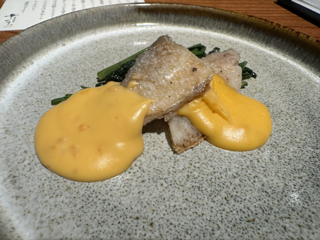 「甘鯛の鉄板焼き　ウニクリームソース」の写真