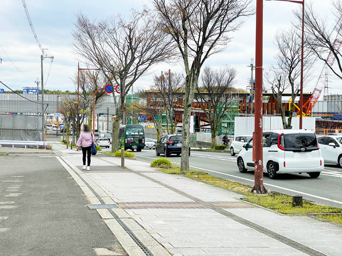 「麺処 森元 松井山手店」前の通り（南方面）の画像