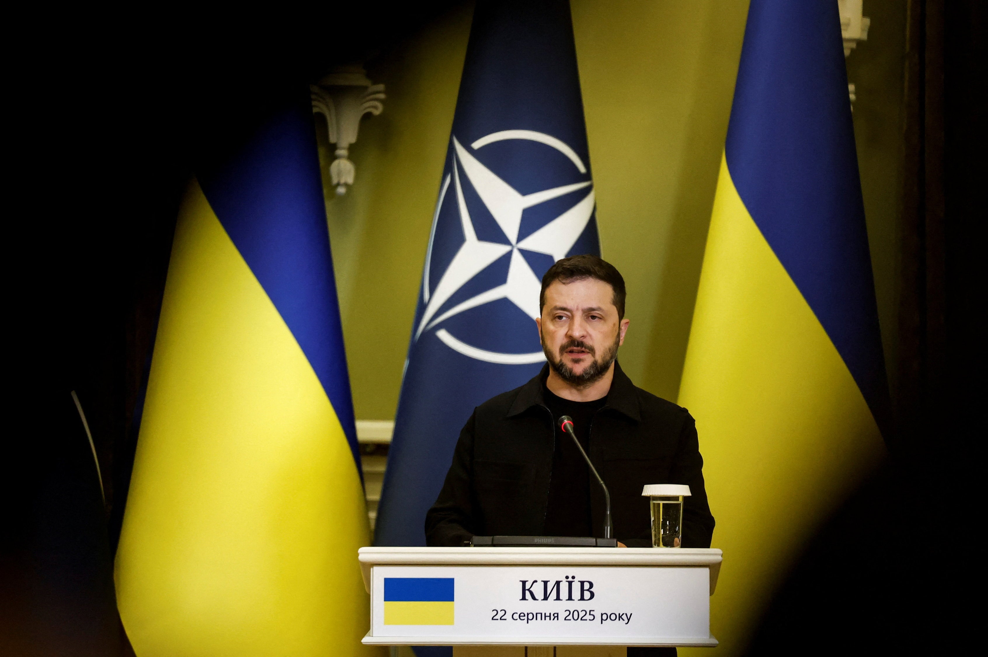 ゼレンスキー氏、対ロシア圧力強化呼びかけ　ＮＡＴＯ事務総長と会談