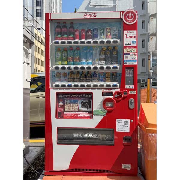 コカ・コーラ自販機事業に立ちはだかる前途多難…巨額減損処理で赤字転落 ― 自販機での販売は減少傾向