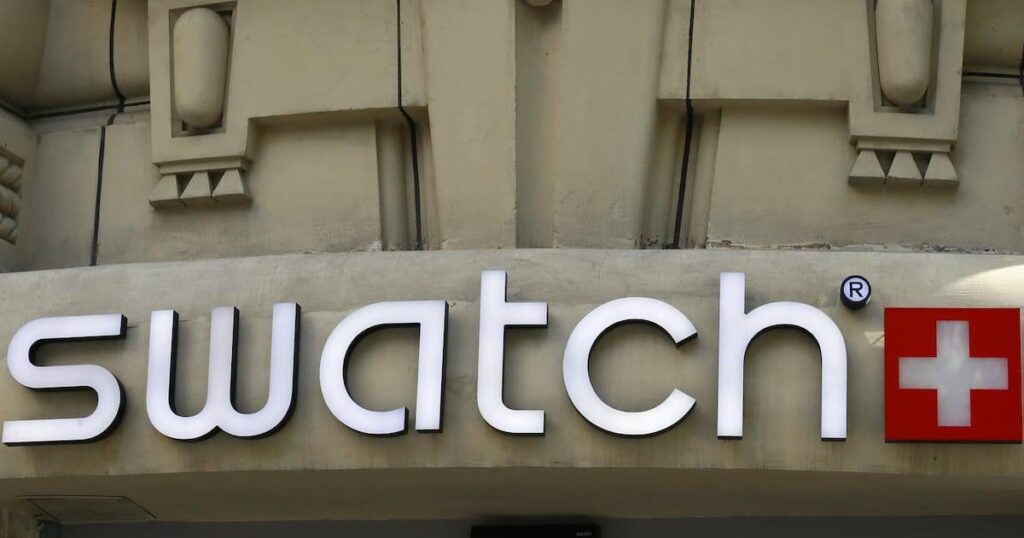 スウォッチは、中国のソーシャルメディアの騒動後に「傾斜した目」広告を引きます