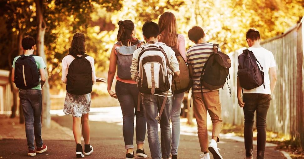 増加の名前で学校に戻る：学校セットで658ユーロ、各生徒の本で537ユーロ