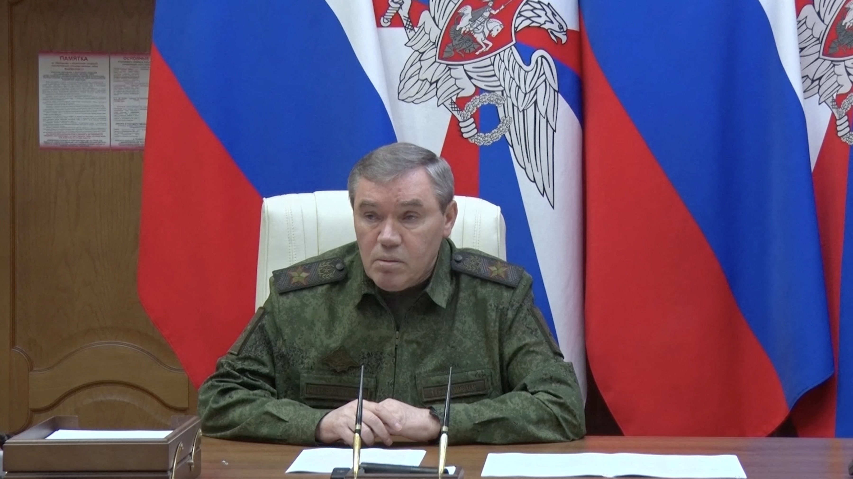 ロシア軍参謀総長、前線で攻勢主張　春以降に3500平方キロ占領