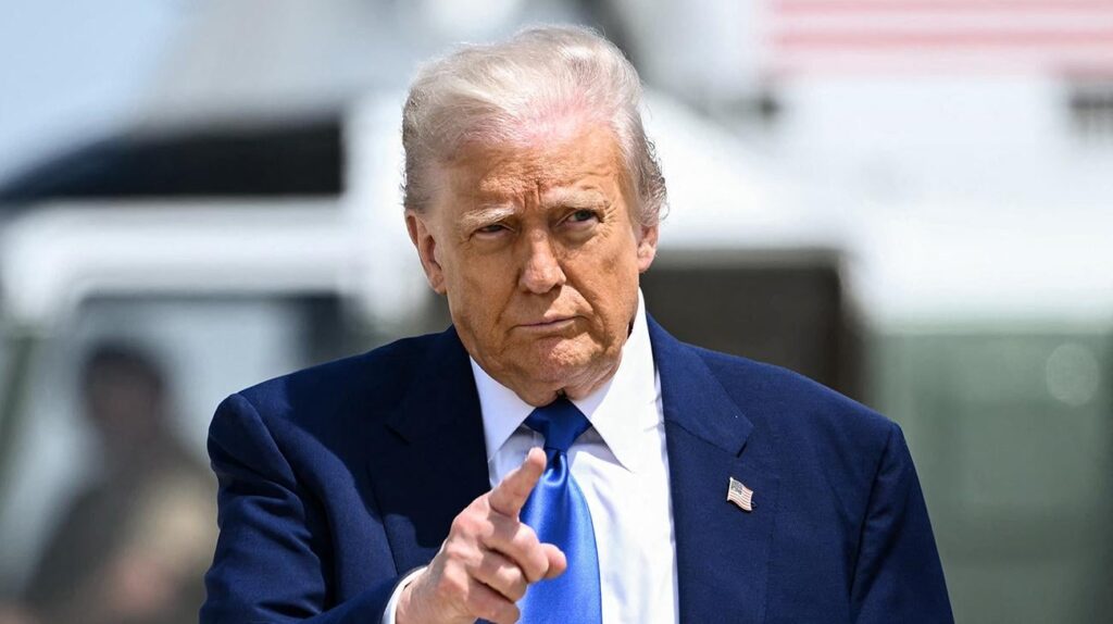 トランプは「非常に強く歩みます」と言い、2週間で和平協定に達しなかった場合、ロシアの「結果」について警告します