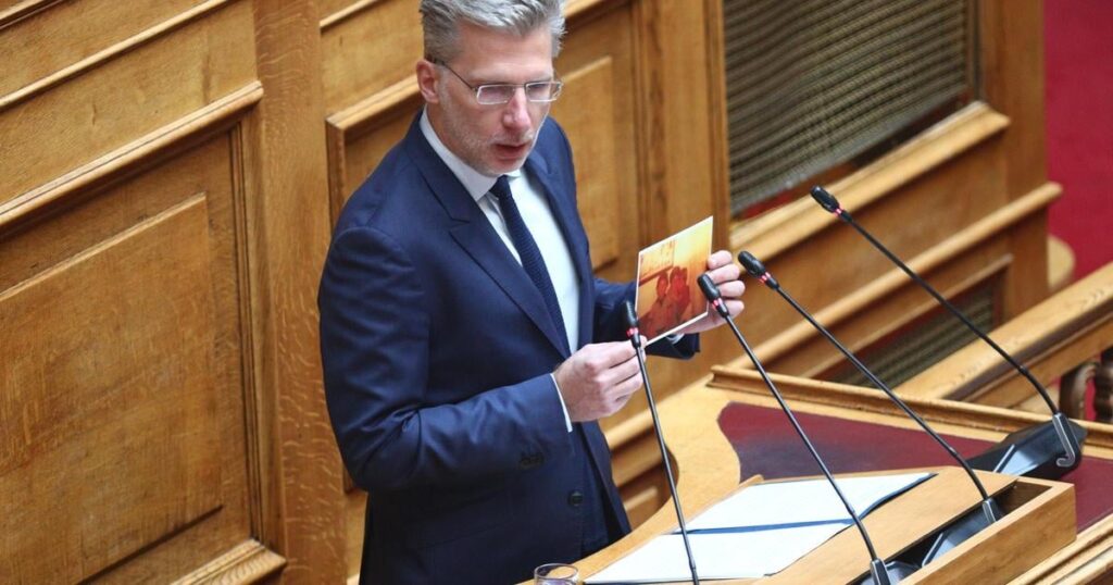 Skrtso国家大臣によるインターネット投稿反応。日没後、「休日に行かなかった人はこれらの写真を維持してください」と書いています。