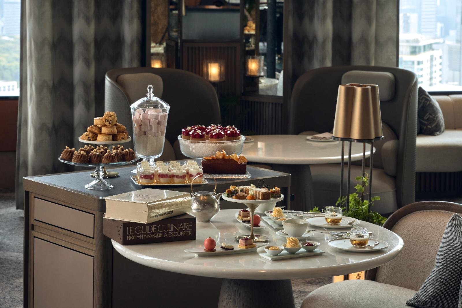 「グランクラシックアフタヌーンティー ～シェフ エスコフィエにインスパイアされて～」9,700円