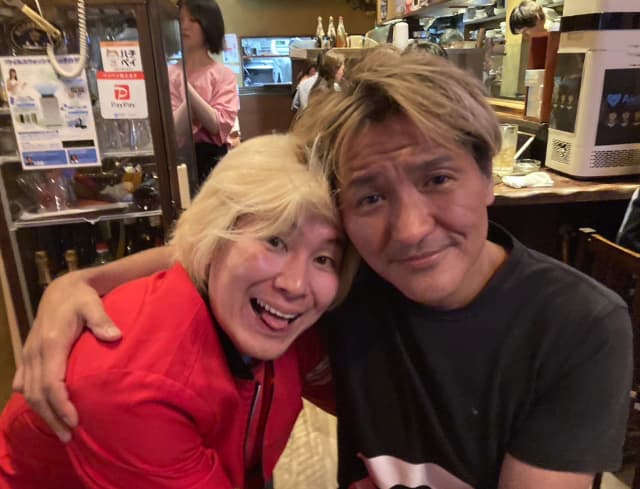 「カズロス。。」スリムクラブ真栄田がカズレーザーの結婚を祝福。過去のツーショットを披露 | 話題の投稿 | スポーツブル (スポブル)