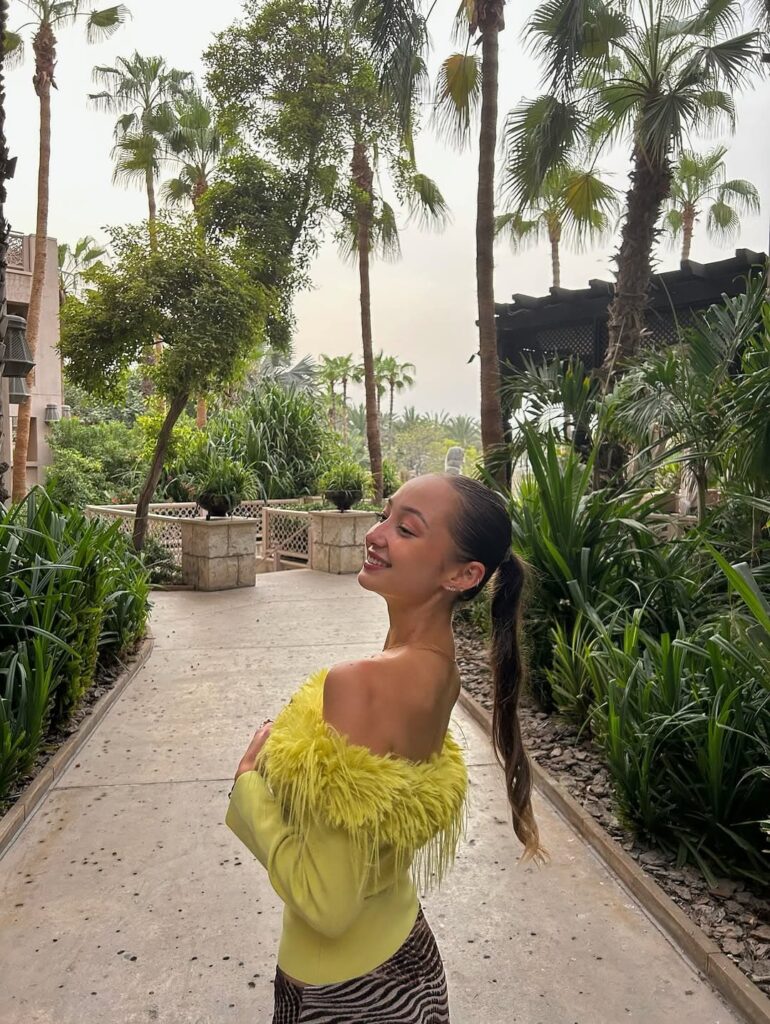 フォロワー14万人‼ラグジュアリー空間が似合いすぎる…倉沢淳美の長女、圧巻の存在感にファン大興奮‼ | 話題の投稿 | スポーツブル (スポブル)