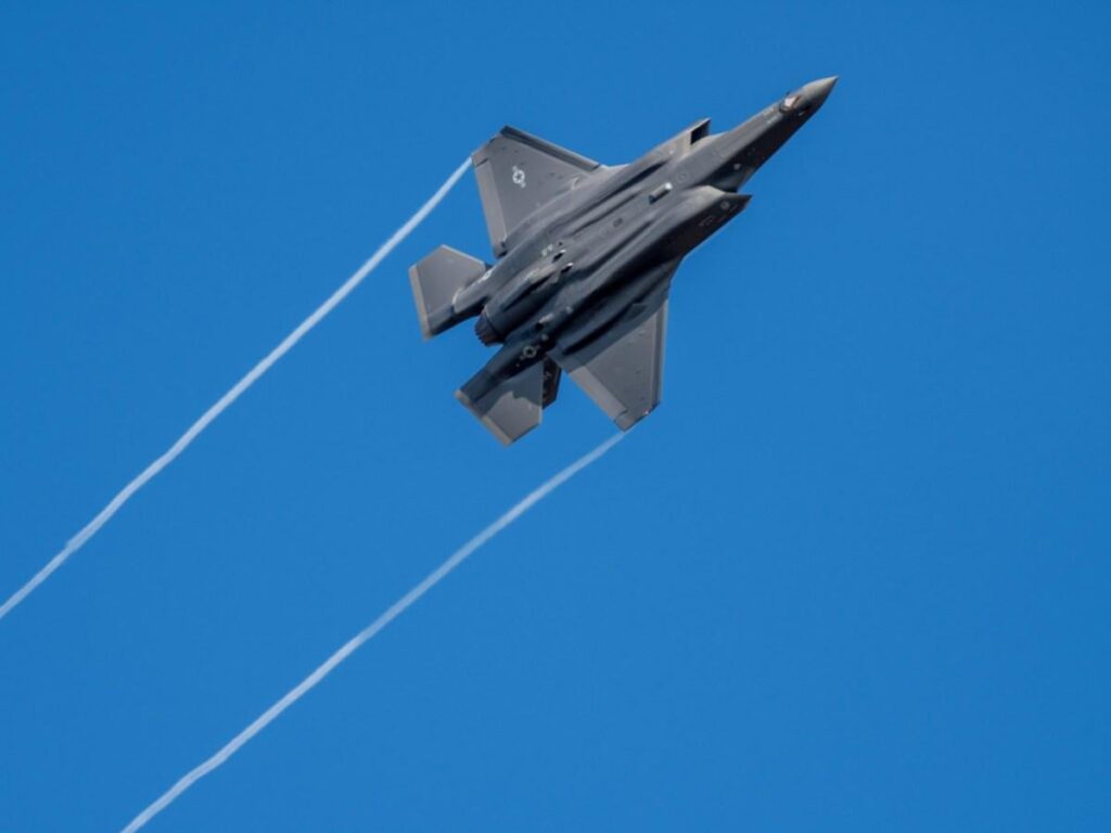 スイスの軍事プロジェクトの品質管理が外部委託されました|スイス軍の17のトッププロジェクトはすべて、F-35戦闘機の調達を含め、2026年の初めから外部コンサルタントによって監視されます。