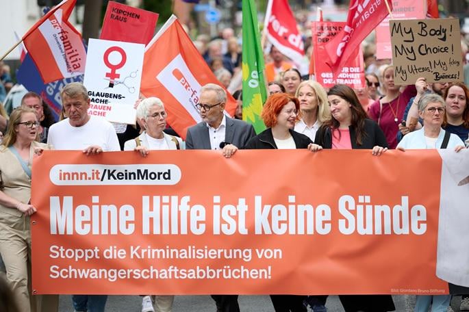 ドイツの裁判所は、カトリックが運営する病院の中絶の禁止を支持しています