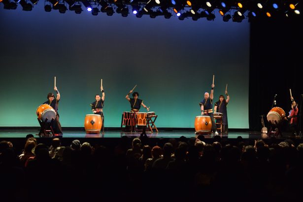 絵や書、迫力の太鼓も　沖縄市文化芸術祭