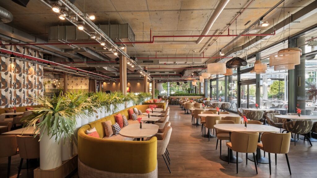 夏こそドイツへ!ベルリンとリューゲン島でリュクスに過ごす | Vogue Japan 夏こそドイツへ!ベルリンとリューゲン島でリュクスに過ごす | Vogue Japan