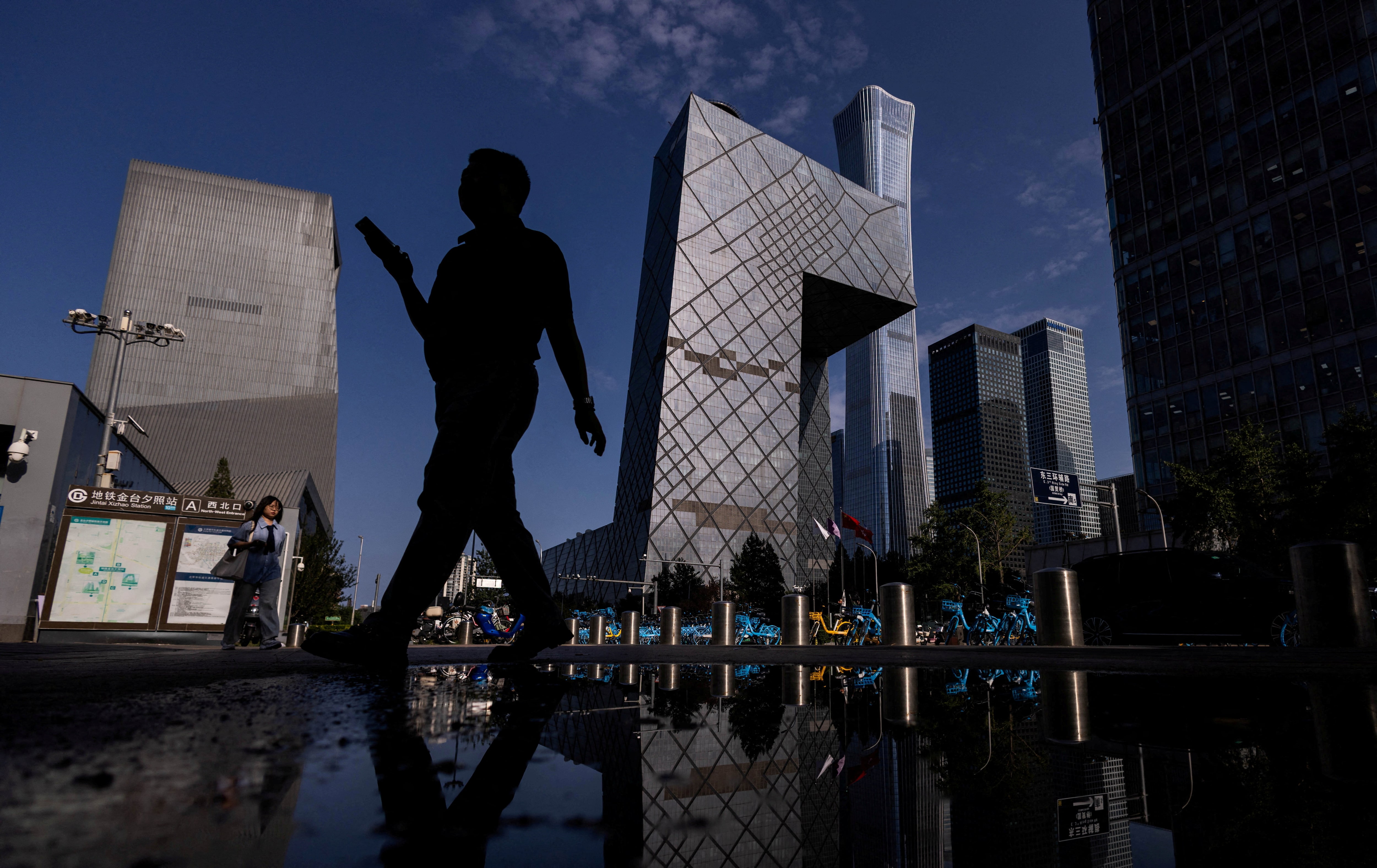 コラム:岐路に立つ中国経済、持続的需要創出でデフレ回避なるか