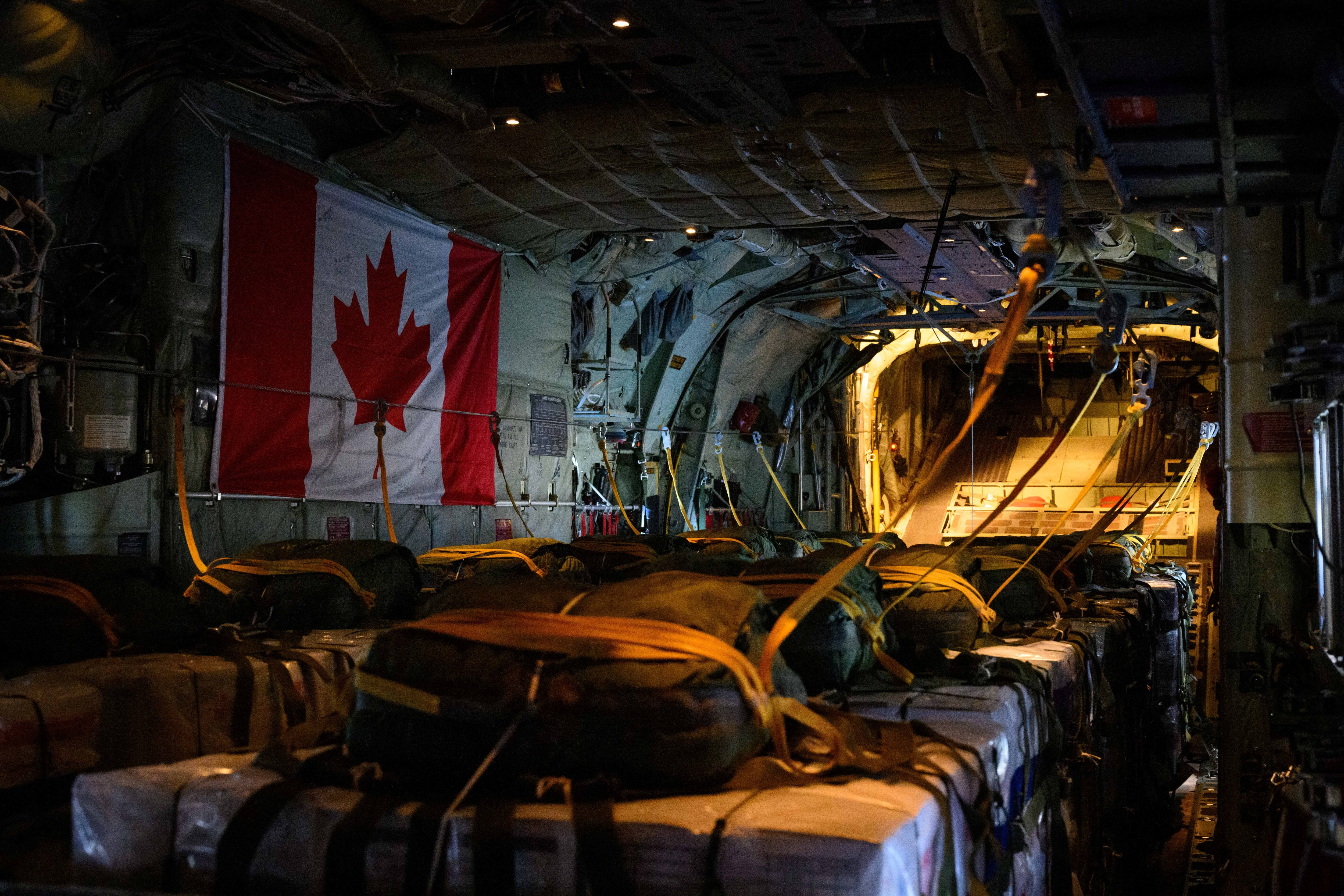 カナダ、ガザに援助物資を投下　イスラエルの国際法違反を非難