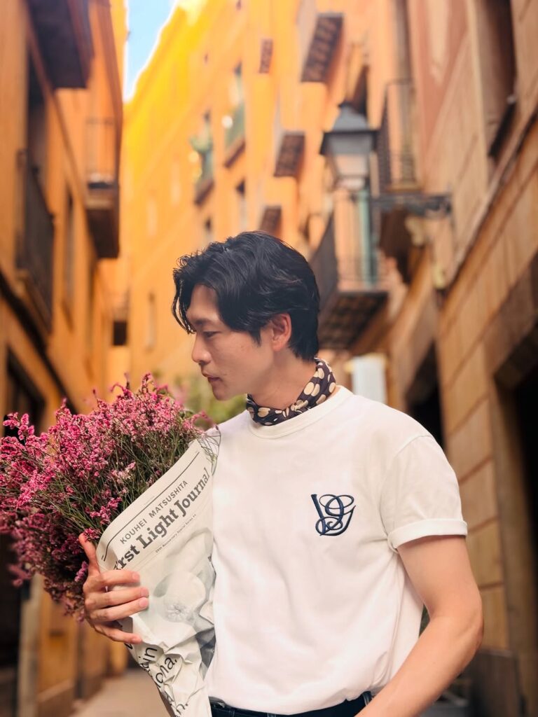 「パジャマ姿が新鮮...！」松下洸平、スペインでのオフショット公開でファン大盛況！！ | 話題の投稿 | スポーツブル (スポブル)