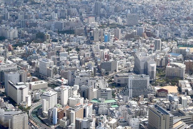 沖縄県の観光収入、過去最高9835億円　ホテル、消費単価高く　24年度