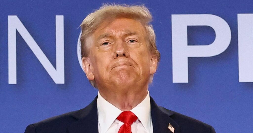 トランプ、79歳は、驚きの新しい「天国」宣言でより多くの健康上の懸念を引き起こします