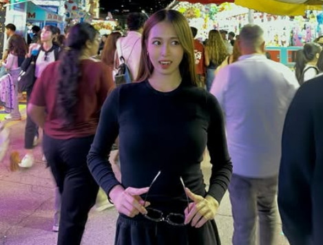 「トロントの夏がおわる」元新体操選手の美女、カナダの"映えすぎ・ナイトパークショット"を披露！ | 話題の投稿 | スポーツブル (スポブル)